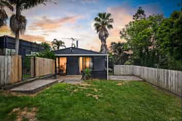 15A Vina Place, Massey