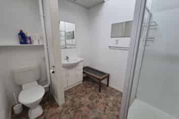 2/93 Scott Street, Burleigh