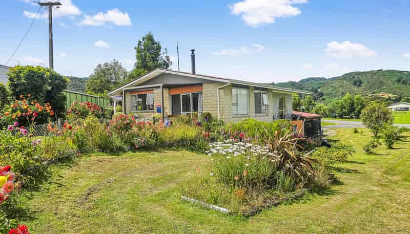 7 Crampton Road, Reefton