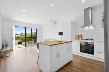 77 Tahere Road, Flat Bush