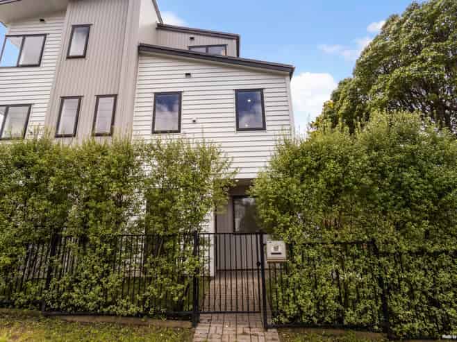 16F Sheridan Drive, New Lynn