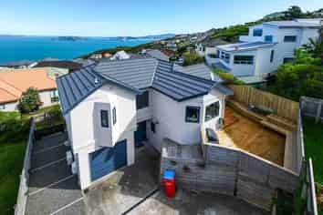 75A Dress Circle, Newlands