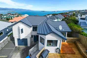 75A Dress Circle, Newlands