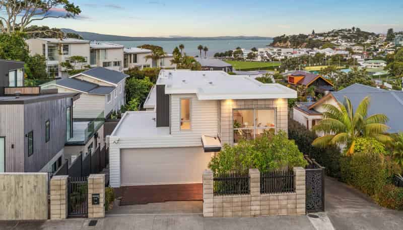 6A Dingle Road, Saint Heliers