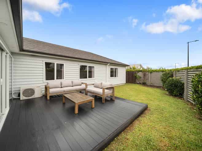 24 Hollowout Street, Takanini