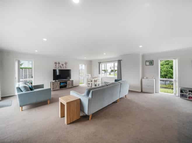 24 Hollowout Street, Takanini