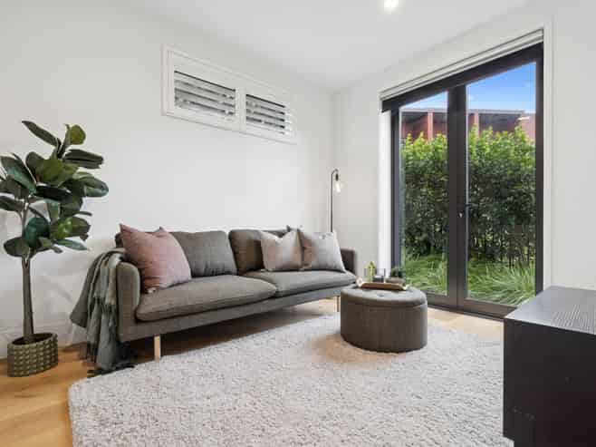 9B Treasury Place, Onehunga