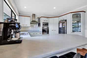 13 Guernsey Place, Grandview Heights