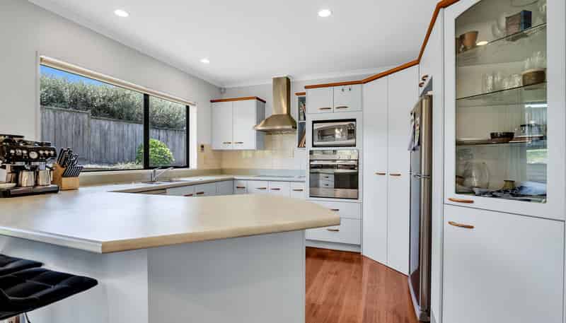 13 Guernsey Place, Grandview Heights