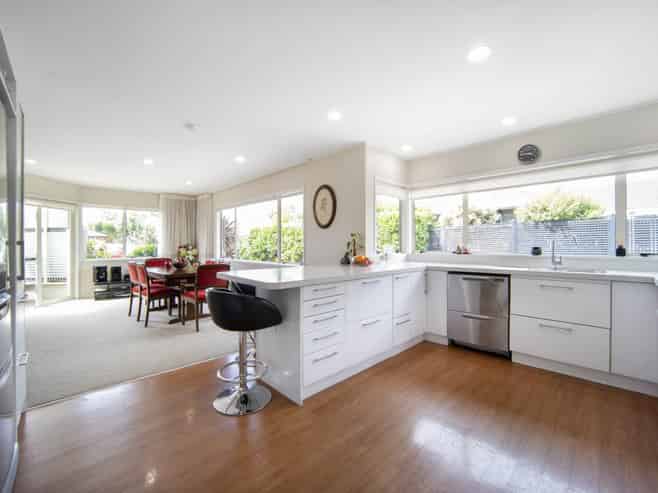 14 Suncrest Drive, West Harbour