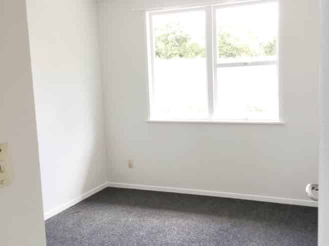 2/458 West Coast Road, Glen Eden