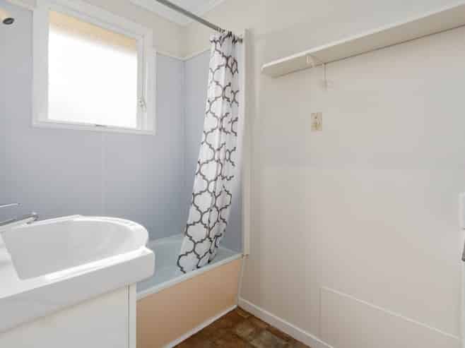 2/458 West Coast Road, Glen Eden