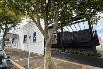 PRIME CORNER OPPORTUNITY IN THE HEART OF REMUERA
