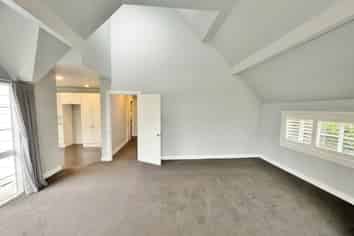 2/21 Kelvin Road, Remuera