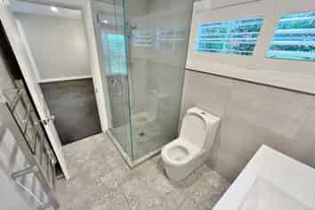 2/21 Kelvin Road, Remuera