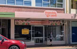 Classy ex Gift Shop in Main Street, Upper Hutt