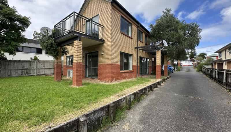 2/286 Richardson Road, Mount Roskill