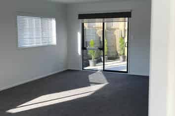 11 Royal St Annes Drive, Kamo