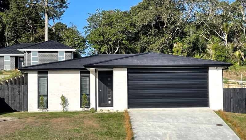 11 Royal St Annes Drive, Kamo