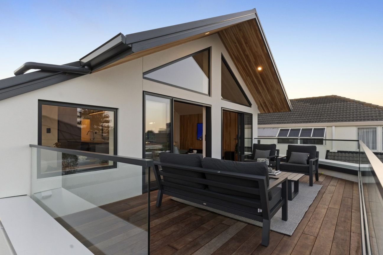 Timeless Design Meets Coastal Calm - Aanzicht 2