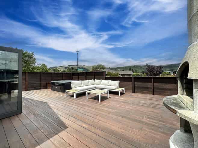 1 Montgomery Crescent, Kinloch