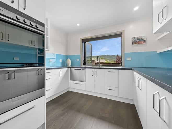 1 Montgomery Crescent, Kinloch