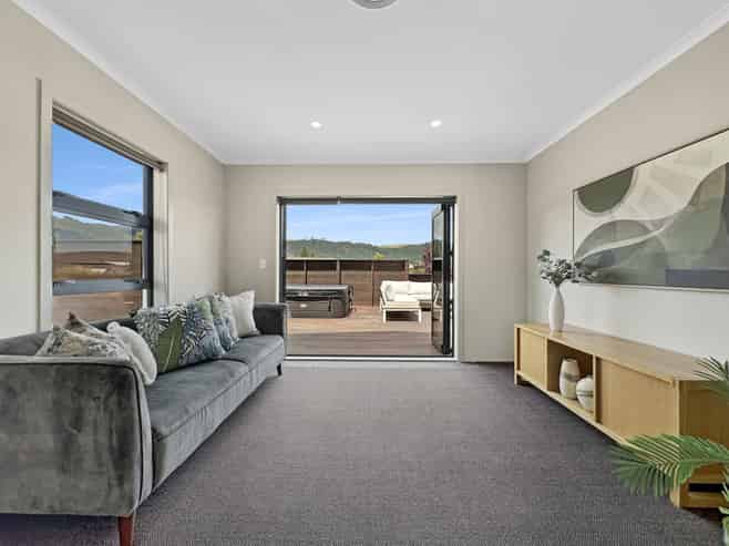 1 Montgomery Crescent, Kinloch