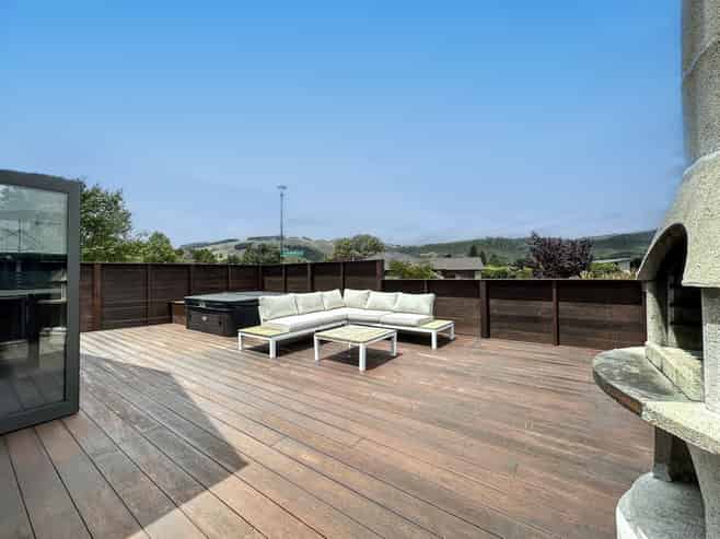 1 Montgomery Crescent, Kinloch