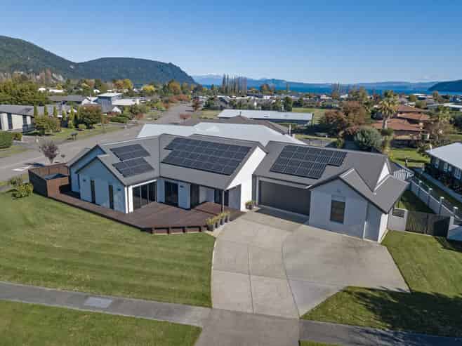 1 Montgomery Crescent, Kinloch