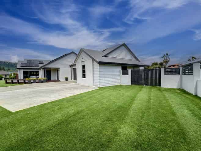 1 Montgomery Crescent, Kinloch