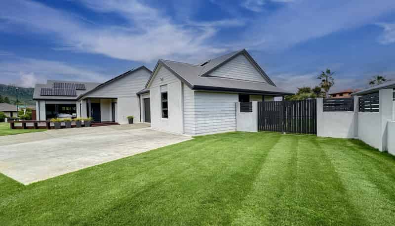 1 Montgomery Crescent, Kinloch