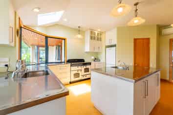 251 Pages Road, Gleniti