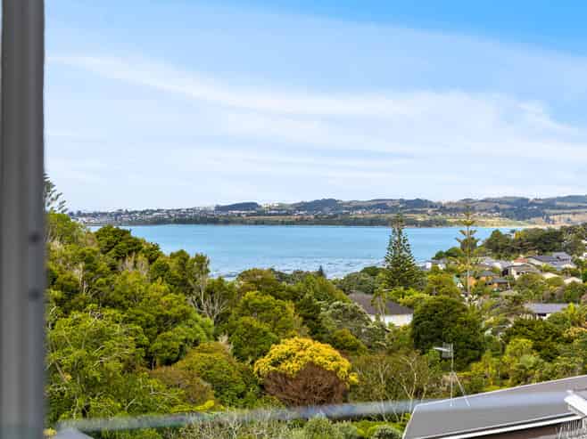 24 Judkins Crescent, Cockle Bay