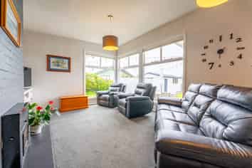 2 Paignton Street, West End