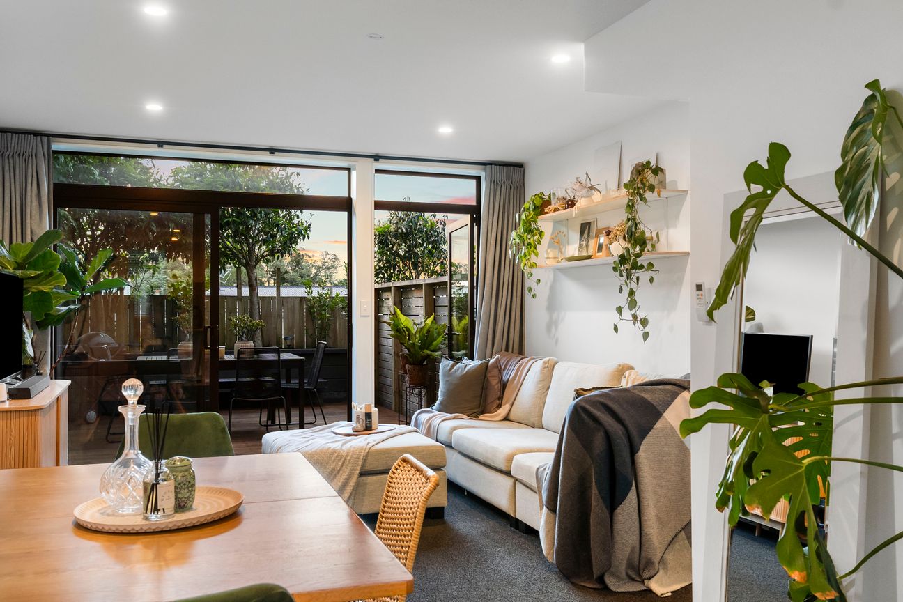 Priced to Sell - $750,000 - Vista 3