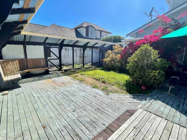 11 Huka Road, Birkenhead