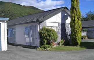 10/169 Whites Line East, Waiwhetu