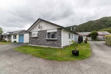 10/169 Whites Line East, Waiwhetu