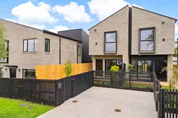 133C Riverpark Crescent, Henderson