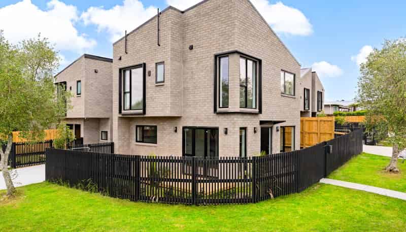 133E Riverpark Crescent, Henderson