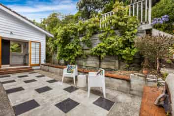 22 Liffey Crescent, Island Bay