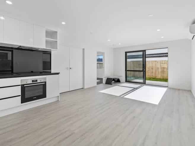 8/13 Kimpton Road, Papatoetoe