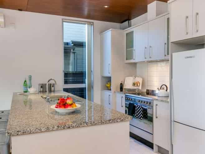 2/3 Severn Street, Island Bay