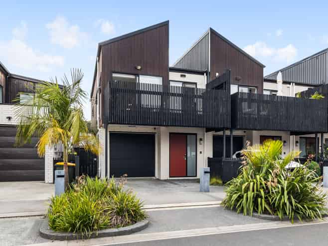 25 Desalt Drive, Hobsonville