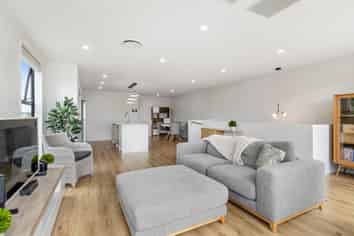 25 Desalt Drive, Hobsonville