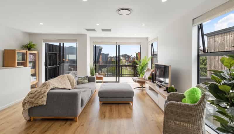 25 Desalt Drive, Hobsonville