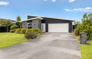 11 Fred White Drive, Kumeu