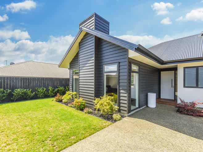 6 Blackbarn Close, Richmond