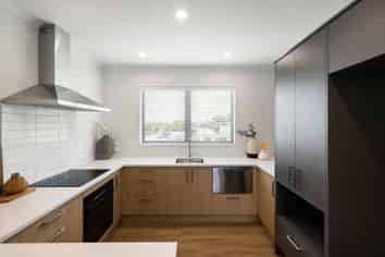 6 Ruakiwi Road, Hamilton Lake