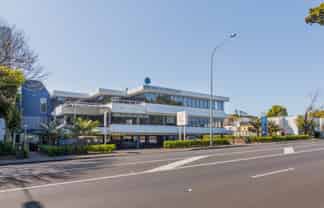 EXCELLENT EPSOM OFFICE WITH 26 PARKS
